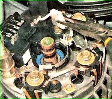 Checking and replacing the voltage regulator