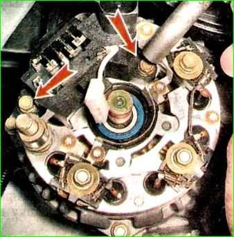 Checking and replacing the voltage regulator