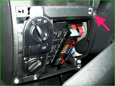 Снятие и установка щитка приборов