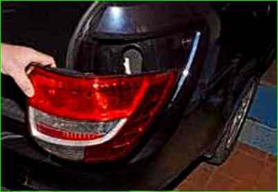 Снятие и установка заднего бампера