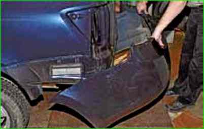 Снятие и установка заднего бампера