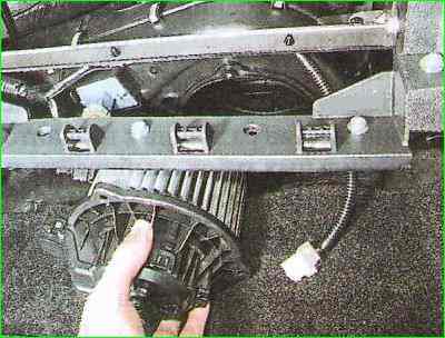 Austausch des Elektroheizgebläses