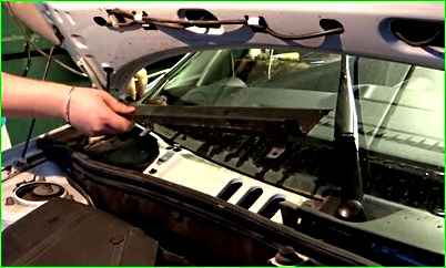 Замена фильтра вентиляции салона Лада Гранта