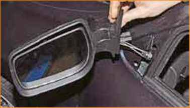 Снятие наружного зеркала заднего вида