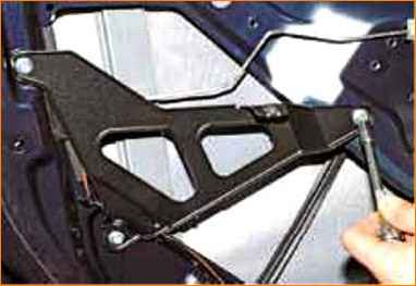 Снятие электростеклоподъемника передней двери