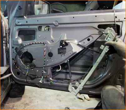 Снятие электростеклоподъемника передней двери