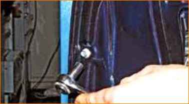 Снятие наружной ручки передней двери