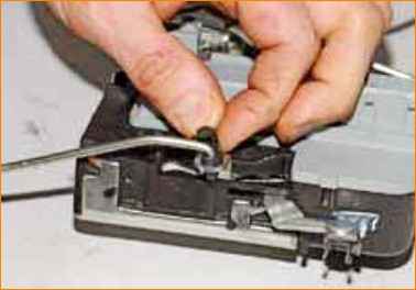 Снятие наружной ручки передней двери