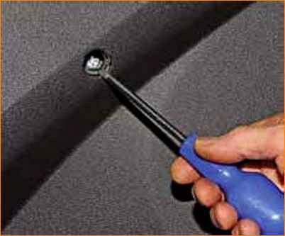 Снятие обивки двери