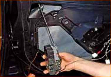 Снятие замка передней двери