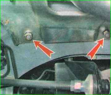 Снятие и установка полки аккумуляторной батареи