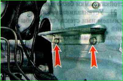 Снятие и установка полки аккумуляторной батареи