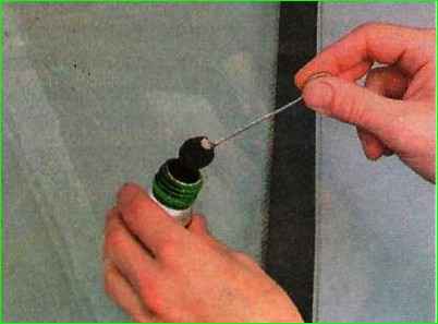 Как заменить ветровое стекло автомобиля Лада Гранта