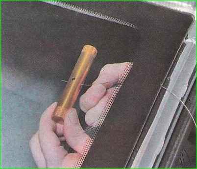 Как заменить ветровое стекло автомобиля Лада Гранта