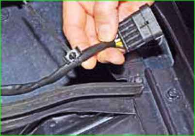 Как отремонтировать стеклоочиститель и стеклоомыватель