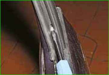 Снятие и установка опускного стекла задней двери