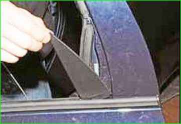 Снятие и установка опускного стекла задней двери