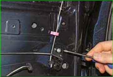 Снятие замка задней двери