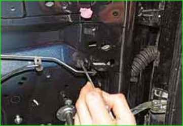 Снятие замка задней двери