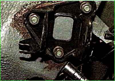 Как снять и установить балку задней подвески Лада Гранта