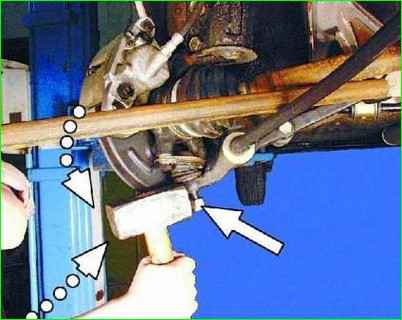 Замена шарового шарнира рычага подвески