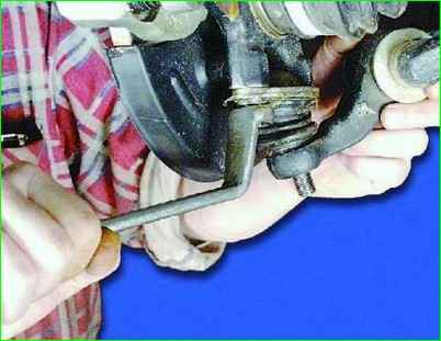 Замена шарового шарнира рычага подвески