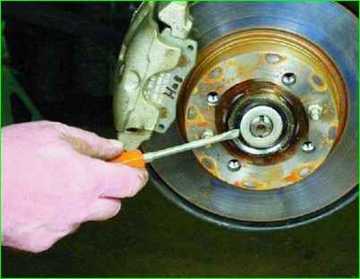 How to replace the front wheel bearing