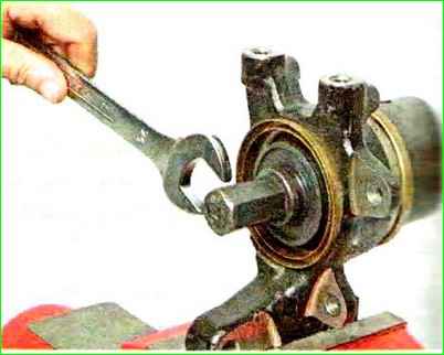 How to replace the front wheel bearing