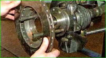 How to replace the front wheel bearing