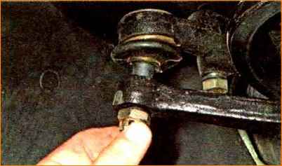 Замена передней стойки автомобиля Лада Калина