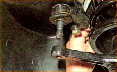 Замена передней стойки автомобиля Лада Калина