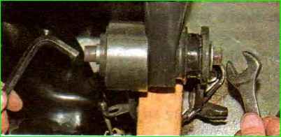 Как заменить сайлентблок задней балки автомобиля