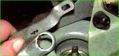 Замена заднего амортизатора