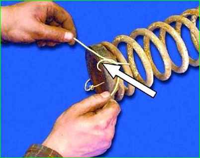 Замена заднего амортизатора