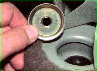 Замена заднего амортизатора