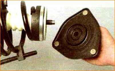 Замена передней стойки автомобиля Лада Калина