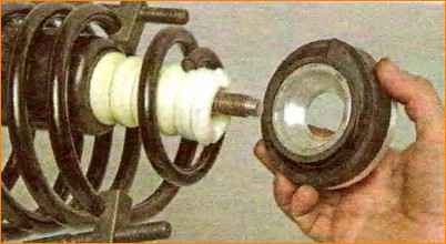 Замена передней стойки автомобиля Лада Калина