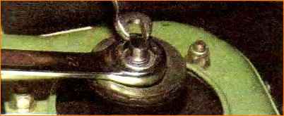 Замена передней стойки автомобиля Лада Калина