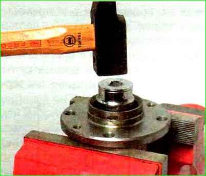 Как заменить подшипник заднего колеса Лада Гранта