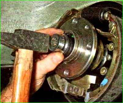 Как заменить подшипник заднего колеса Лада Гранта