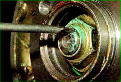 Как заменить подшипник заднего колеса Лада Гранта