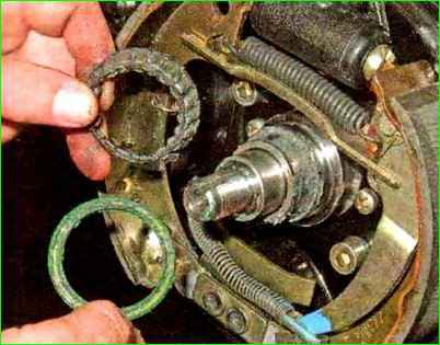 Как заменить подшипник заднего колеса Лада Гранта