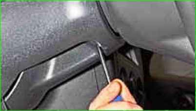 Снятие пластиковых накладок рулевой колонки Лада Гранта