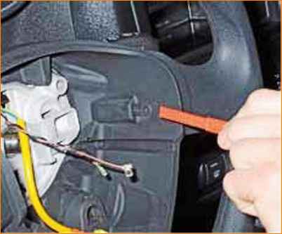 Снятие и установка руля на Лада Гранта