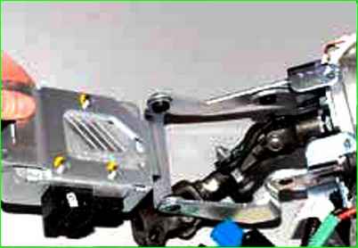 Снятие и установка рулевой колонки