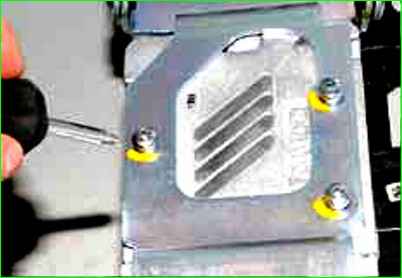 Снятие и установка рулевой колонки