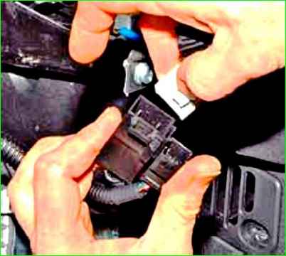 Снятие и установка рулевой колонки