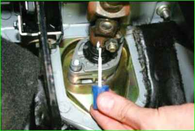 Снятие и установка рулевой колонки