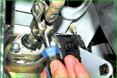 Снятие и установка рулевой колонки