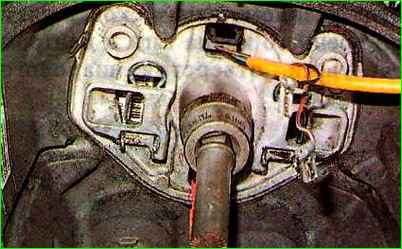 Особенности демонтажа рулевого колеса автомобиля Лада Гранта